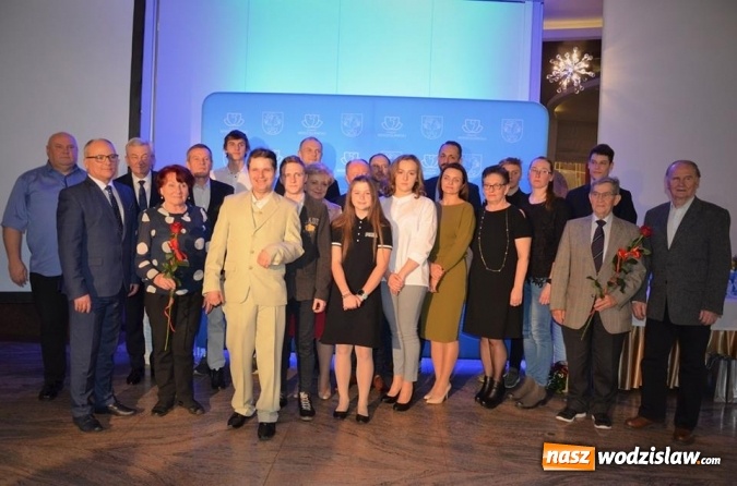 Zdjęcie w galerii na portalu naszwodzislaw.com: Najlepsi sportowcy i działacze kultury nagrodzeni wiadomości z regionu