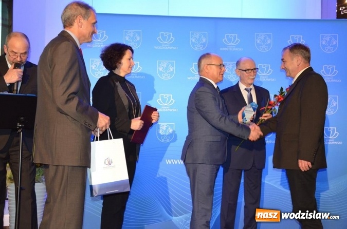 Zdjęcie w galerii na portalu naszwodzislaw.com: Najlepsi sportowcy i działacze kultury nagrodzeni wiadomości z regionu