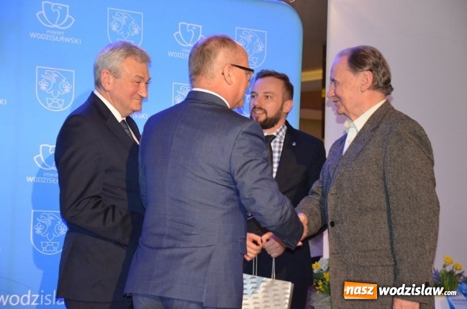 Zdjęcie w galerii na portalu naszwodzislaw.com: Najlepsi sportowcy i działacze kultury nagrodzeni wiadomości z regionu