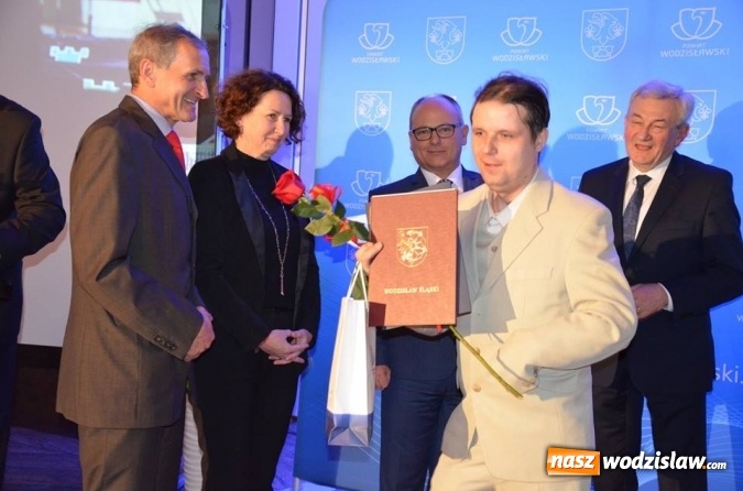 Zdjęcie w galerii na portalu naszwodzislaw.com: Najlepsi sportowcy i działacze kultury nagrodzeni wiadomości z regionu