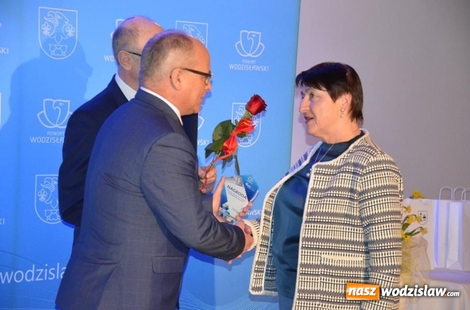 Zdjęcie w galerii na portalu naszwodzislaw.com: Najlepsi sportowcy i działacze kultury nagrodzeni wiadomości z regionu
