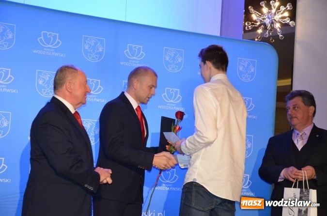 Zdjęcie w galerii na portalu naszwodzislaw.com: Najlepsi sportowcy i działacze kultury nagrodzeni wiadomości z regionu