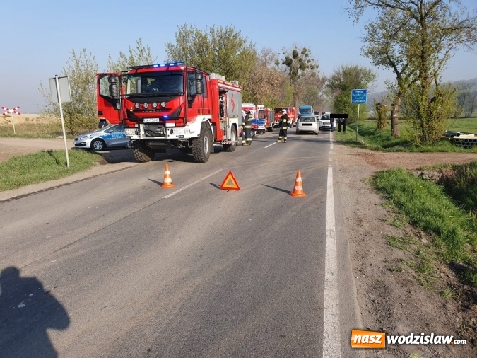 Zdjęcie w galerii na portalu naszwodzislaw.com: Zderzenie na trasie Racibórz-Lubomia [FOTO] wiadomości z regionu