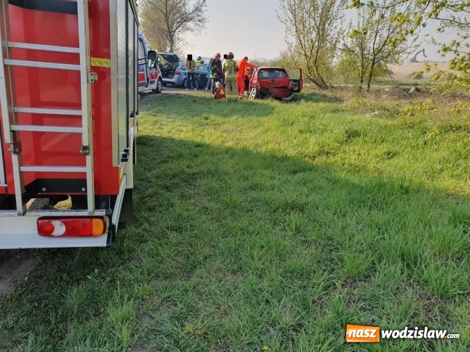 Zdjęcie w galerii na portalu naszwodzislaw.com: Zderzenie na trasie Racibórz-Lubomia [FOTO] wiadomości z regionu