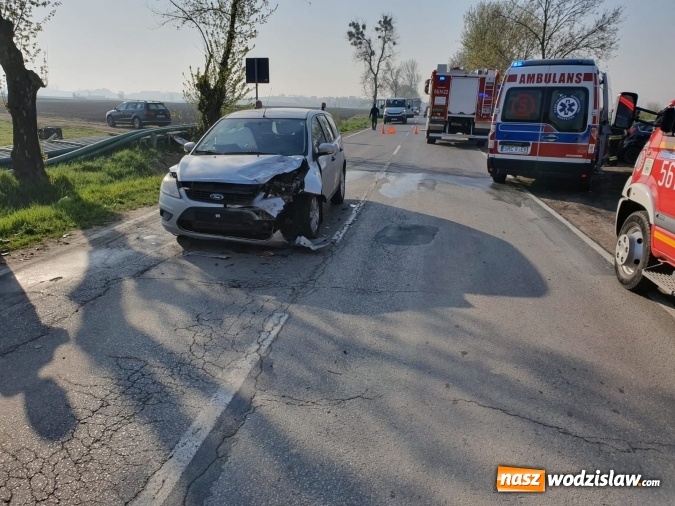 Zdjęcie w galerii na portalu naszwodzislaw.com: Zderzenie na trasie Racibórz-Lubomia [FOTO] wiadomości z regionu