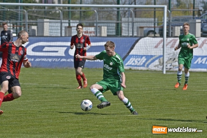 Zdjęcie w galerii na portalu naszwodzislaw.com: Klasa okręgowa. Dwa oblicza czyżowickiego Naprzodu wiadomości z regionu