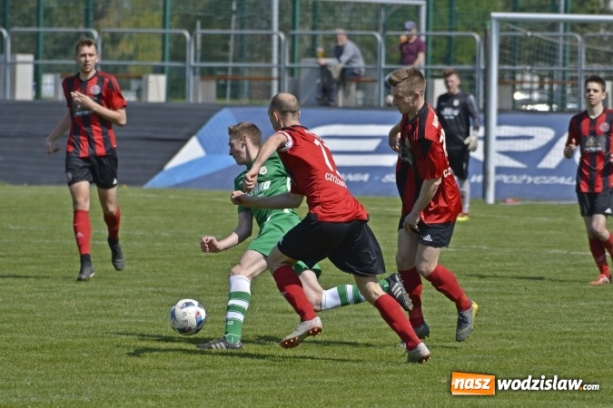 Zdjęcie w galerii na portalu naszwodzislaw.com: Klasa okręgowa. Dwa oblicza czyżowickiego Naprzodu wiadomości z regionu