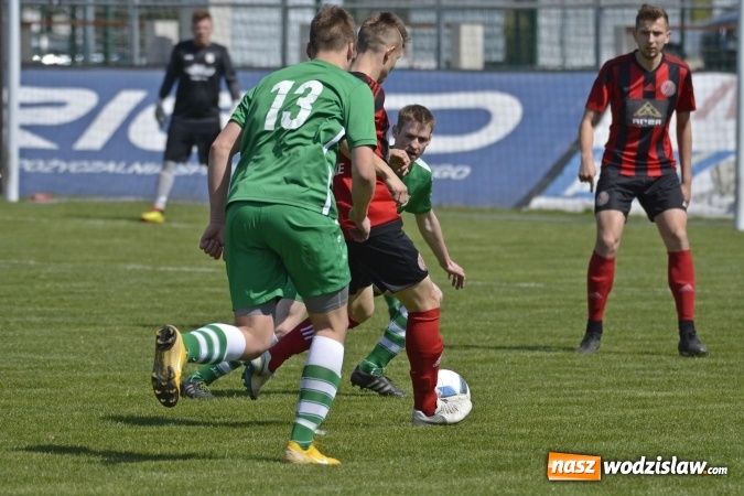 Zdjęcie w galerii na portalu naszwodzislaw.com: Klasa okręgowa. Dwa oblicza czyżowickiego Naprzodu wiadomości z regionu