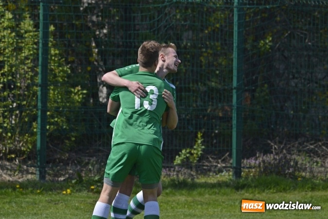 Zdjęcie w galerii na portalu naszwodzislaw.com: Klasa okręgowa. Dwa oblicza czyżowickiego Naprzodu wiadomości z regionu