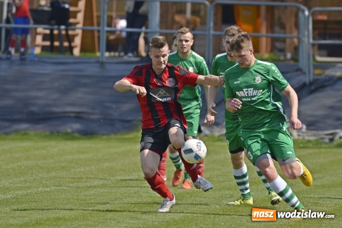 Zdjęcie w galerii na portalu naszwodzislaw.com: Klasa okręgowa. Dwa oblicza czyżowickiego Naprzodu wiadomości z regionu