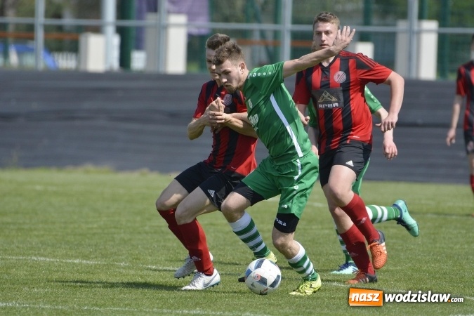 Zdjęcie w galerii na portalu naszwodzislaw.com: Klasa okręgowa. Dwa oblicza czyżowickiego Naprzodu wiadomości z regionu