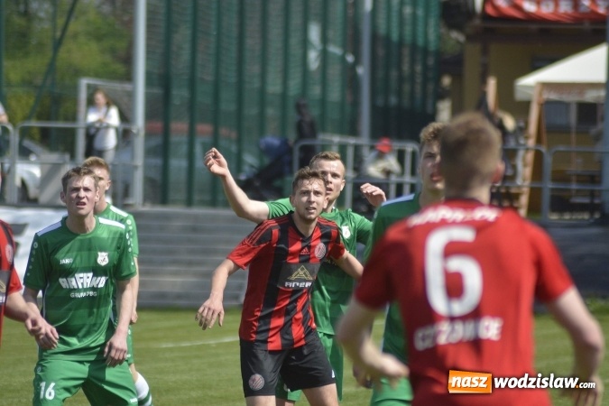 Zdjęcie w galerii na portalu naszwodzislaw.com: Klasa okręgowa. Dwa oblicza czyżowickiego Naprzodu wiadomości z regionu