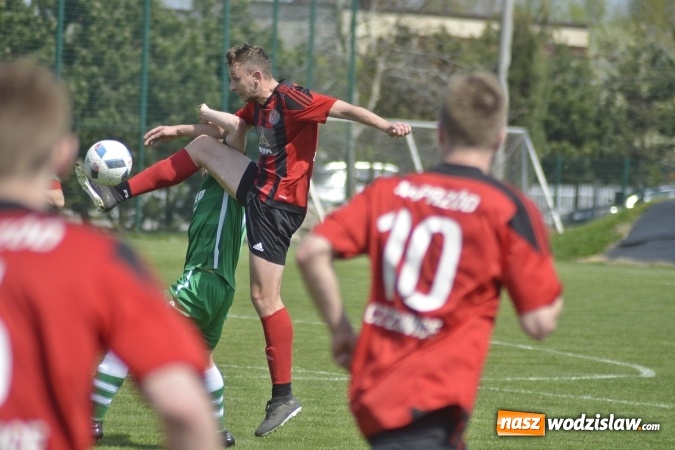 Zdjęcie w galerii na portalu naszwodzislaw.com: Klasa okręgowa. Dwa oblicza czyżowickiego Naprzodu wiadomości z regionu