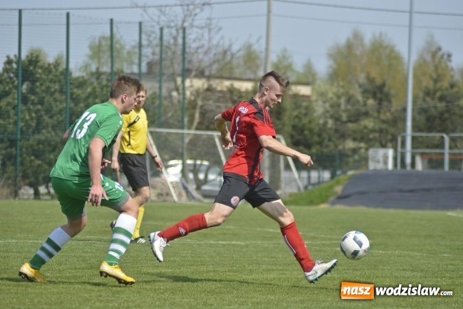 Zdjęcie w galerii na portalu naszwodzislaw.com: Klasa okręgowa. Dwa oblicza czyżowickiego Naprzodu wiadomości z regionu