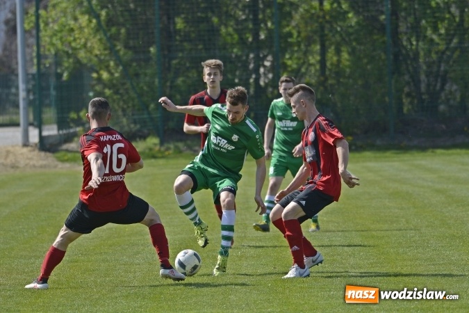 Zdjęcie w galerii na portalu naszwodzislaw.com: Klasa okręgowa. Dwa oblicza czyżowickiego Naprzodu wiadomości z regionu