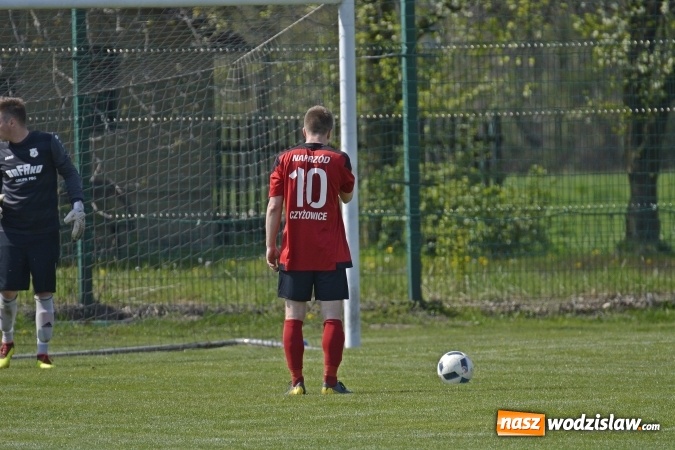 Zdjęcie w galerii na portalu naszwodzislaw.com: Klasa okręgowa. Dwa oblicza czyżowickiego Naprzodu wiadomości z regionu