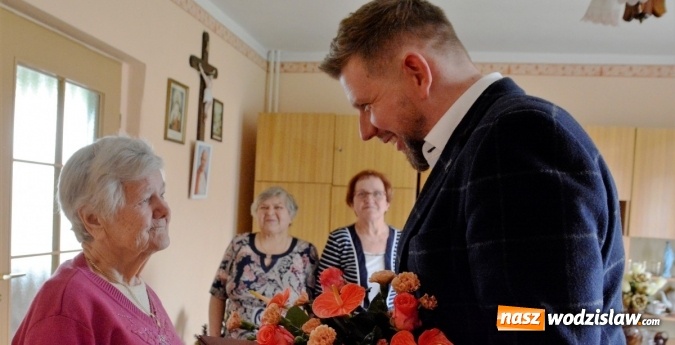 Zdjęcie w galerii na portalu naszwodzislaw.com: Prezydent Kieca złożył życzenia 90-latce z Wodzisławia wiadomości z regionu