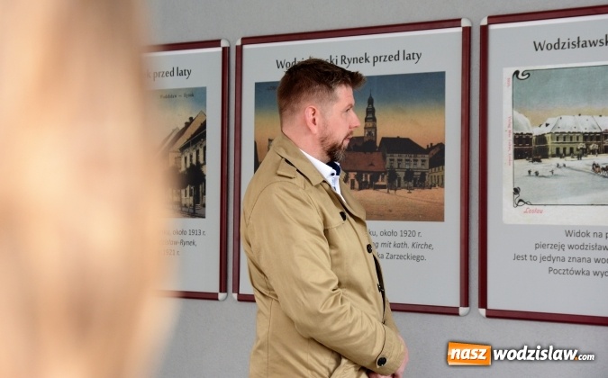 Zdjęcie w galerii na portalu naszwodzislaw.com: Zatrzymaj się w Galerii Muzeum wiadomości z regionu