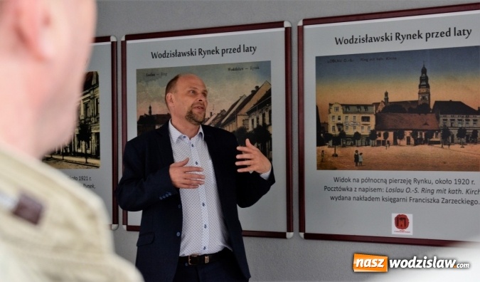 Zdjęcie w galerii na portalu naszwodzislaw.com: Zatrzymaj się w Galerii Muzeum wiadomości z regionu