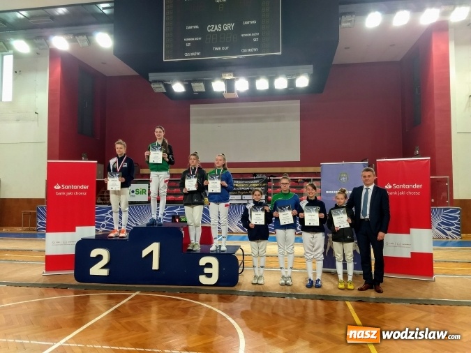 Zdjęcie w galerii na portalu naszwodzislaw.com: Szpadziści z Radlina z medalami wiadomości z regionu