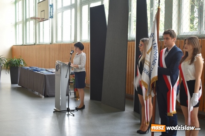 Zdjęcie w galerii na portalu naszwodzislaw.com: Wodzisławski Ekonomik pożegnał klasy maturalne wiadomości z regionu