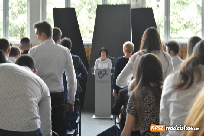 Zdjęcie w galerii na portalu naszwodzislaw.com: Wodzisławski Ekonomik pożegnał klasy maturalne wiadomości z regionu