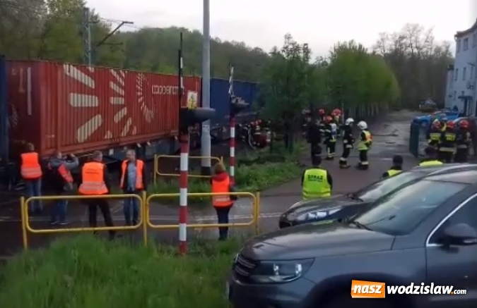 Zdjęcie w galerii na portalu naszwodzislaw.com: Dwie osoby ciężko ranne w wypadku na przejeździe w Radlinie wiadomości z regionu