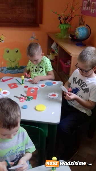 Zdjęcie w galerii na portalu naszwodzislaw.com: Dzieci z Przedszkola im. Misia Uszatka na Biegu Konstytucji 3 maja wiadomości z regionu