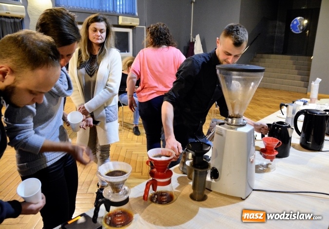 Zdjęcie w galerii na portalu naszwodzislaw.com: Jak prawidłowo przygotować małą czarną? Warsztaty baristyczne w WCK wiadomości z regionu