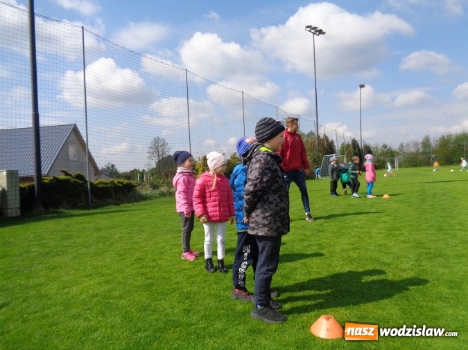 Zdjęcie w galerii na portalu naszwodzislaw.com: Przedszkolaki z wizytą w Akademii Odry Wodzisław wiadomości z regionu