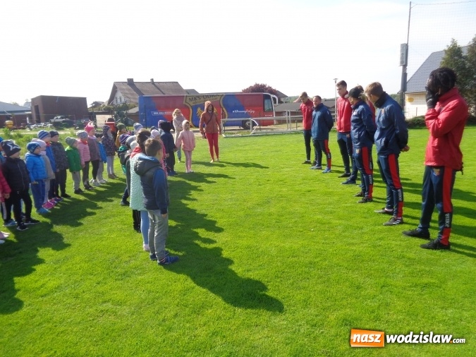 Zdjęcie w galerii na portalu naszwodzislaw.com: Przedszkolaki z wizytą w Akademii Odry Wodzisław wiadomości z regionu