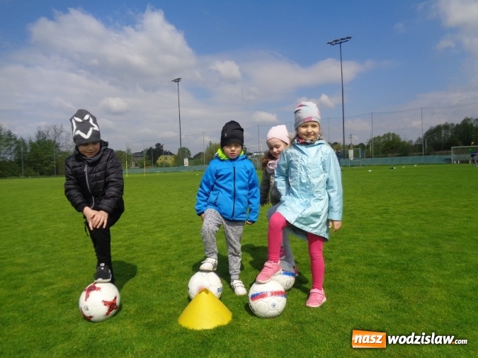 Zdjęcie w galerii na portalu naszwodzislaw.com: Przedszkolaki z wizytą w Akademii Odry Wodzisław wiadomości z regionu