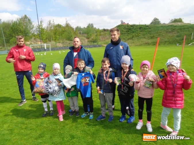 Zdjęcie w galerii na portalu naszwodzislaw.com: Przedszkolaki z wizytą w Akademii Odry Wodzisław wiadomości z regionu