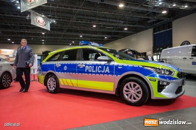 Zdjęcie w galerii na portalu naszwodzislaw.com: Jak wam się podoba nowe oznaczenie radiowozów i umundurowanie policji [FOTO] wiadomości z regionu