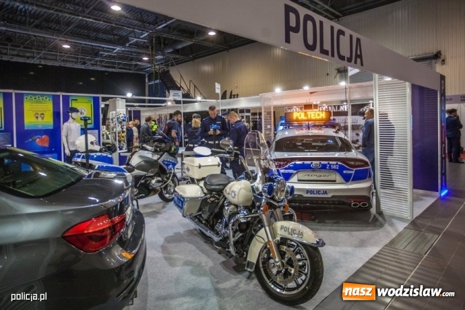 Zdjęcie w galerii na portalu naszwodzislaw.com: Jak wam się podoba nowe oznaczenie radiowozów i umundurowanie policji [FOTO] wiadomości z regionu