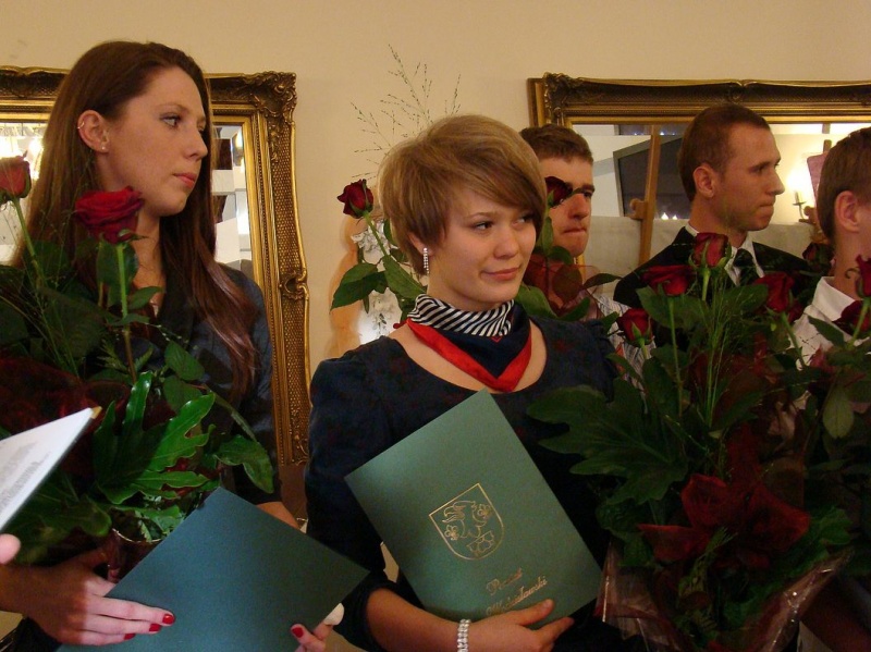 Zdjęcie w galerii na portalu naszwodzislaw.com: Anioł na szczęście od wicestarosty wiadomości z regionu