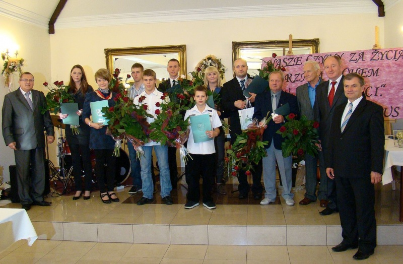 Zdjęcie w galerii na portalu naszwodzislaw.com: Anioł na szczęście od wicestarosty wiadomości z regionu