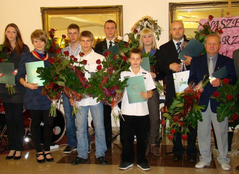 Zdjęcie w galerii na portalu naszwodzislaw.com: Anioł na szczęście od wicestarosty wiadomości z regionu