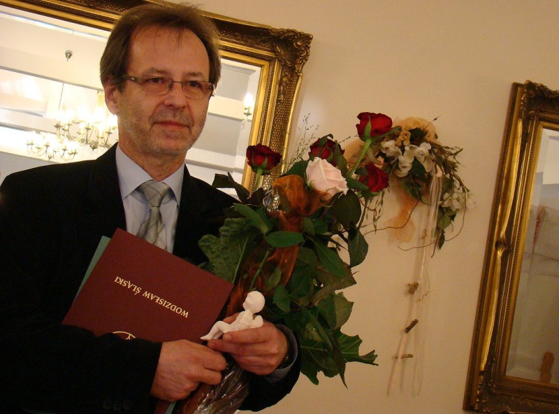 Zdjęcie w galerii na portalu naszwodzislaw.com: Anioł na szczęście od wicestarosty wiadomości z regionu