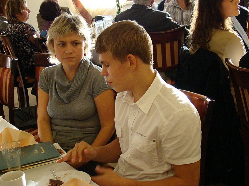 Zdjęcie w galerii na portalu naszwodzislaw.com: Anioł na szczęście od wicestarosty wiadomości z regionu