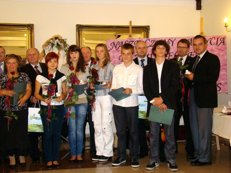 Zdjęcie w galerii na portalu naszwodzislaw.com: Anioł na szczęście od wicestarosty wiadomości z regionu