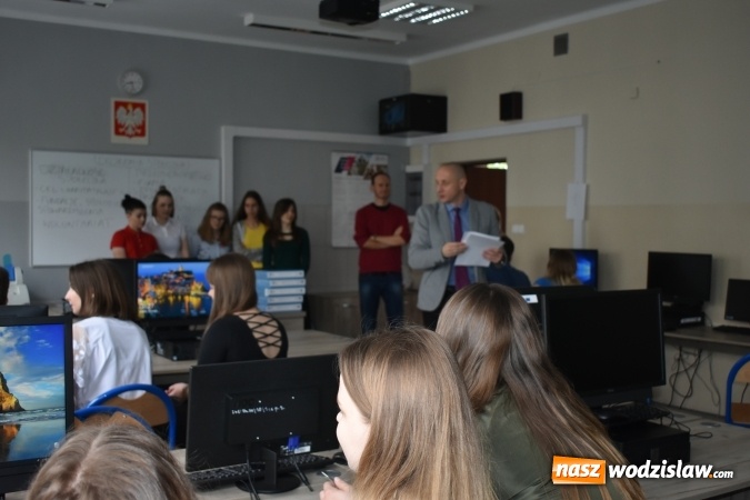 Zdjęcie w galerii na portalu naszwodzislaw.com: TIK-owa lekcja ekonomii w wodzisławskim ZSE wiadomości z regionu