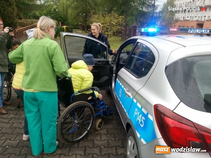 Zdjęcie w galerii na portalu naszwodzislaw.com: Dzielnicowi bliżej osób niepełnosprawnych wiadomości z regionu