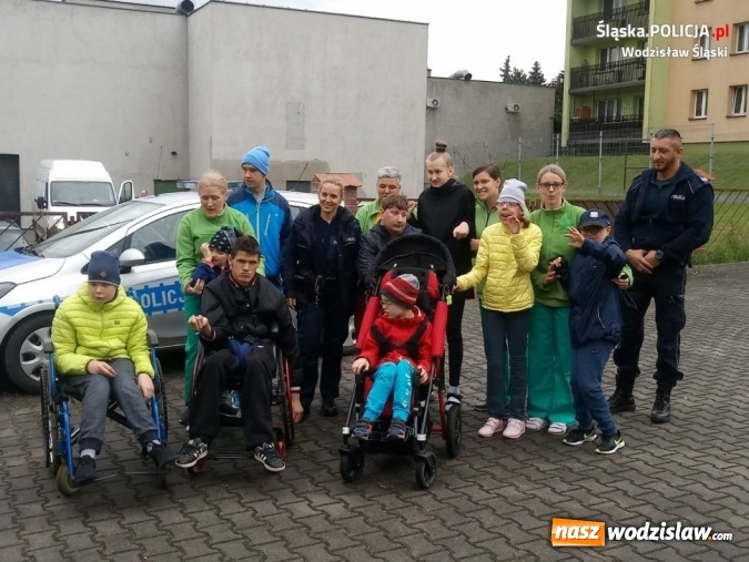 Zdjęcie w galerii na portalu naszwodzislaw.com: Dzielnicowi bliżej osób niepełnosprawnych wiadomości z regionu