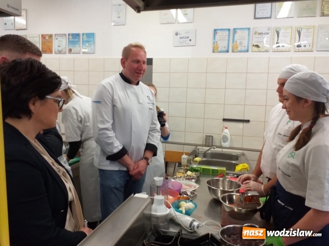 Zdjęcie w galerii na portalu naszwodzislaw.com: Kulinarny Black Box, czyli gastronomiczna niespodzianka w wodzisławskim Ekonomiku wiadomości z regionu