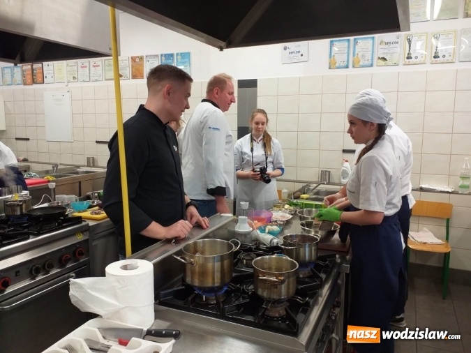 Zdjęcie w galerii na portalu naszwodzislaw.com: Kulinarny Black Box, czyli gastronomiczna niespodzianka w wodzisławskim Ekonomiku wiadomości z regionu