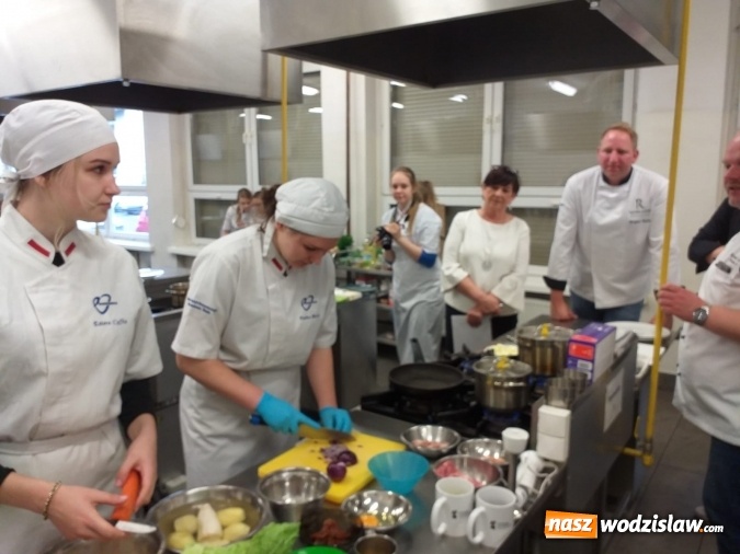 Zdjęcie w galerii na portalu naszwodzislaw.com: Kulinarny Black Box, czyli gastronomiczna niespodzianka w wodzisławskim Ekonomiku wiadomości z regionu