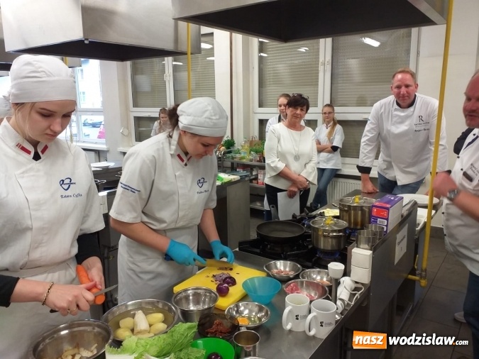 Zdjęcie w galerii na portalu naszwodzislaw.com: Kulinarny Black Box, czyli gastronomiczna niespodzianka w wodzisławskim Ekonomiku wiadomości z regionu