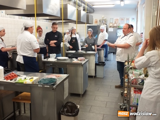 Zdjęcie w galerii na portalu naszwodzislaw.com: Kulinarny Black Box, czyli gastronomiczna niespodzianka w wodzisławskim Ekonomiku wiadomości z regionu