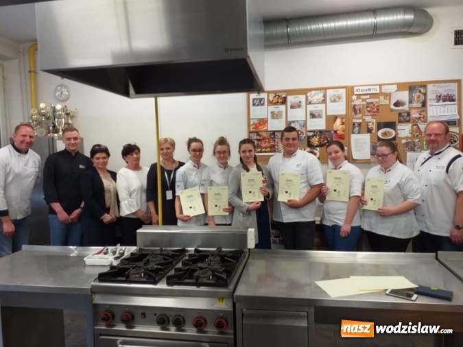 Zdjęcie w galerii na portalu naszwodzislaw.com: Kulinarny Black Box, czyli gastronomiczna niespodzianka w wodzisławskim Ekonomiku wiadomości z regionu